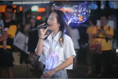 这个小姐姐唱歌,小姐姐演绎动人旋律